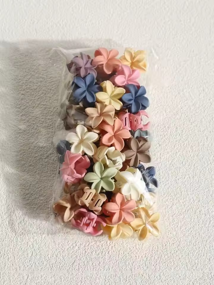 10/15 個 4 センチメートルヘアクロークリップ甘い色混 - Travel Accessories Girls のレビューと価格